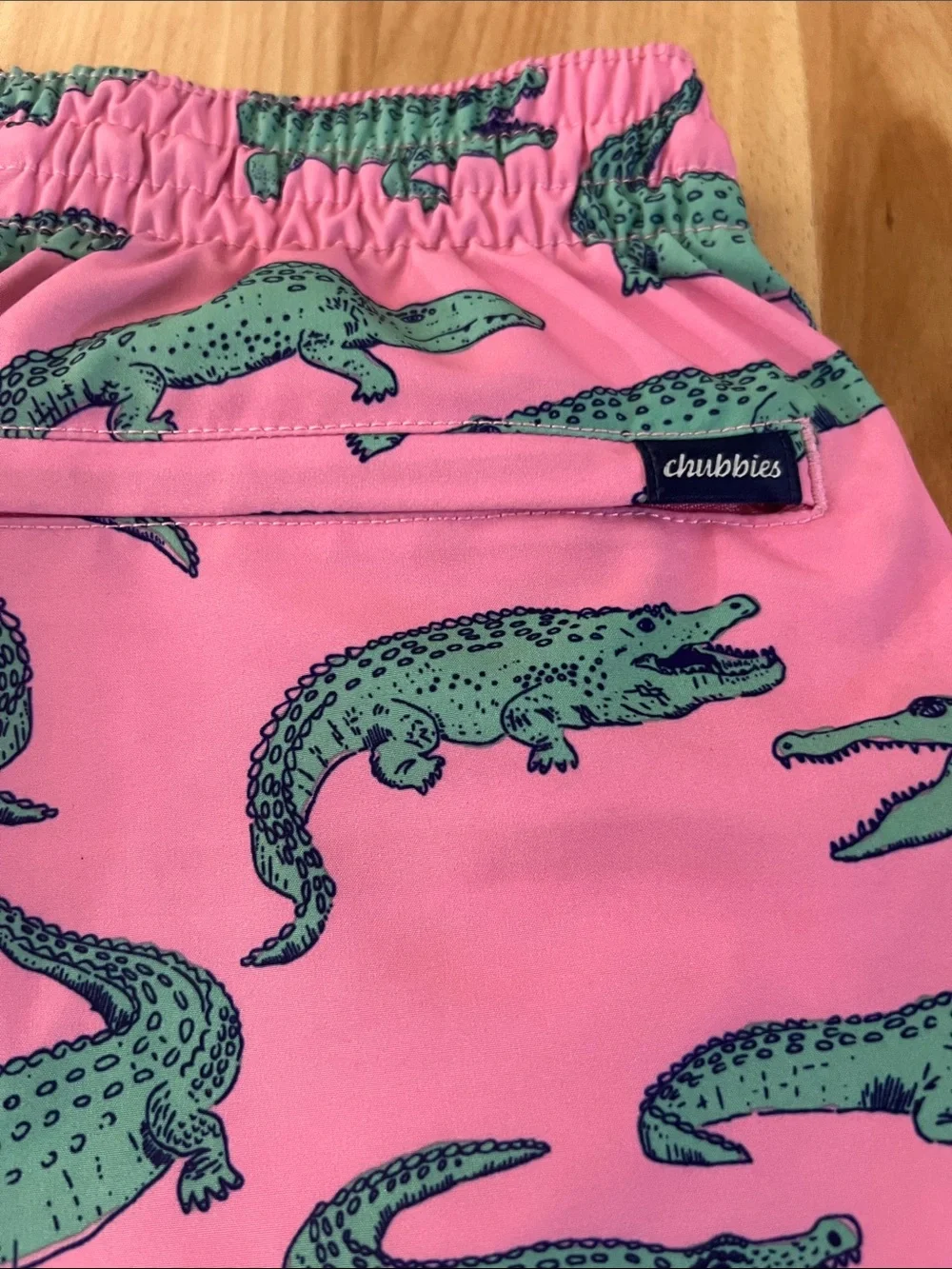 chubbies the Glades Pink Swim Trunks with Green Alligator Motif - size Small
